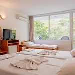 ескана Hotel 2*