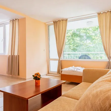 Hotel ескана 2*