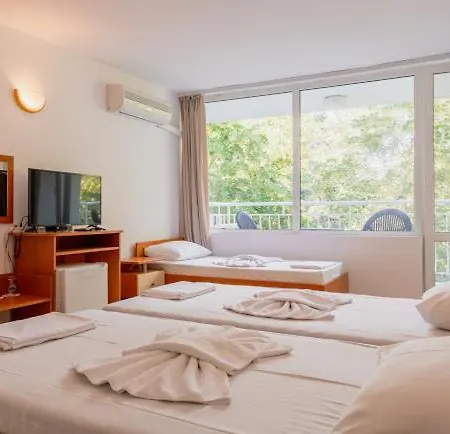 ескана Hotel 2*