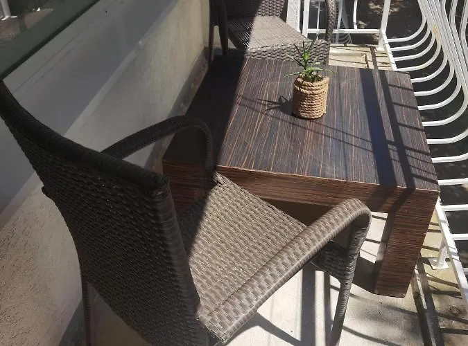 Hotel ескана 2*